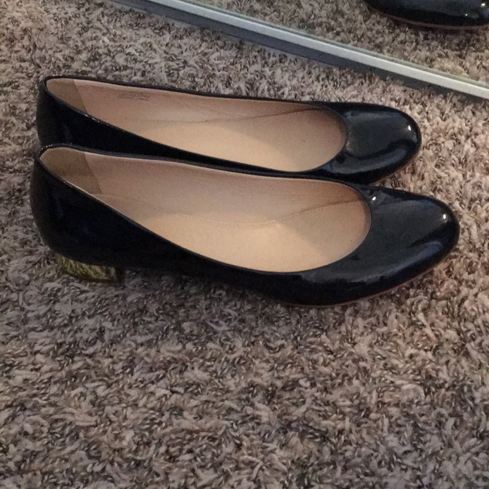 Good condition j crew black patent flats!